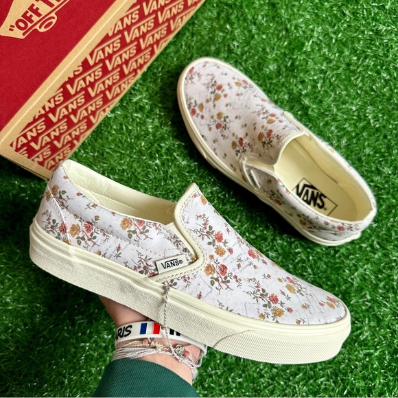 Vans Shoes - Vans Classic Slip On Vintage Floral